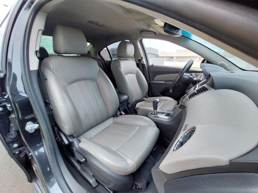 CHEVROLET Cruze Sedan - Foto