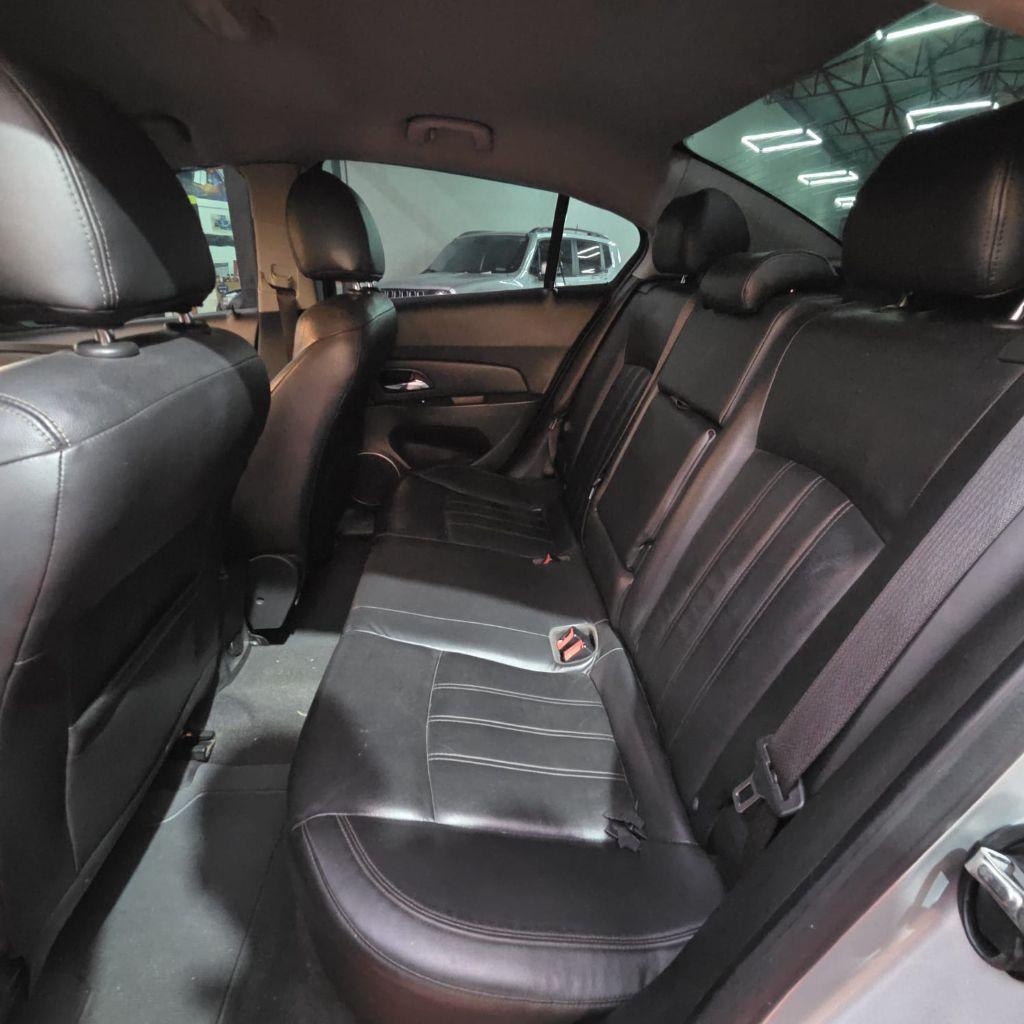 CHEVROLET Cruze Sedan - Foto