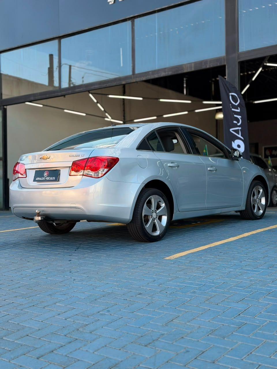 CHEVROLET Cruze Sedan - Foto