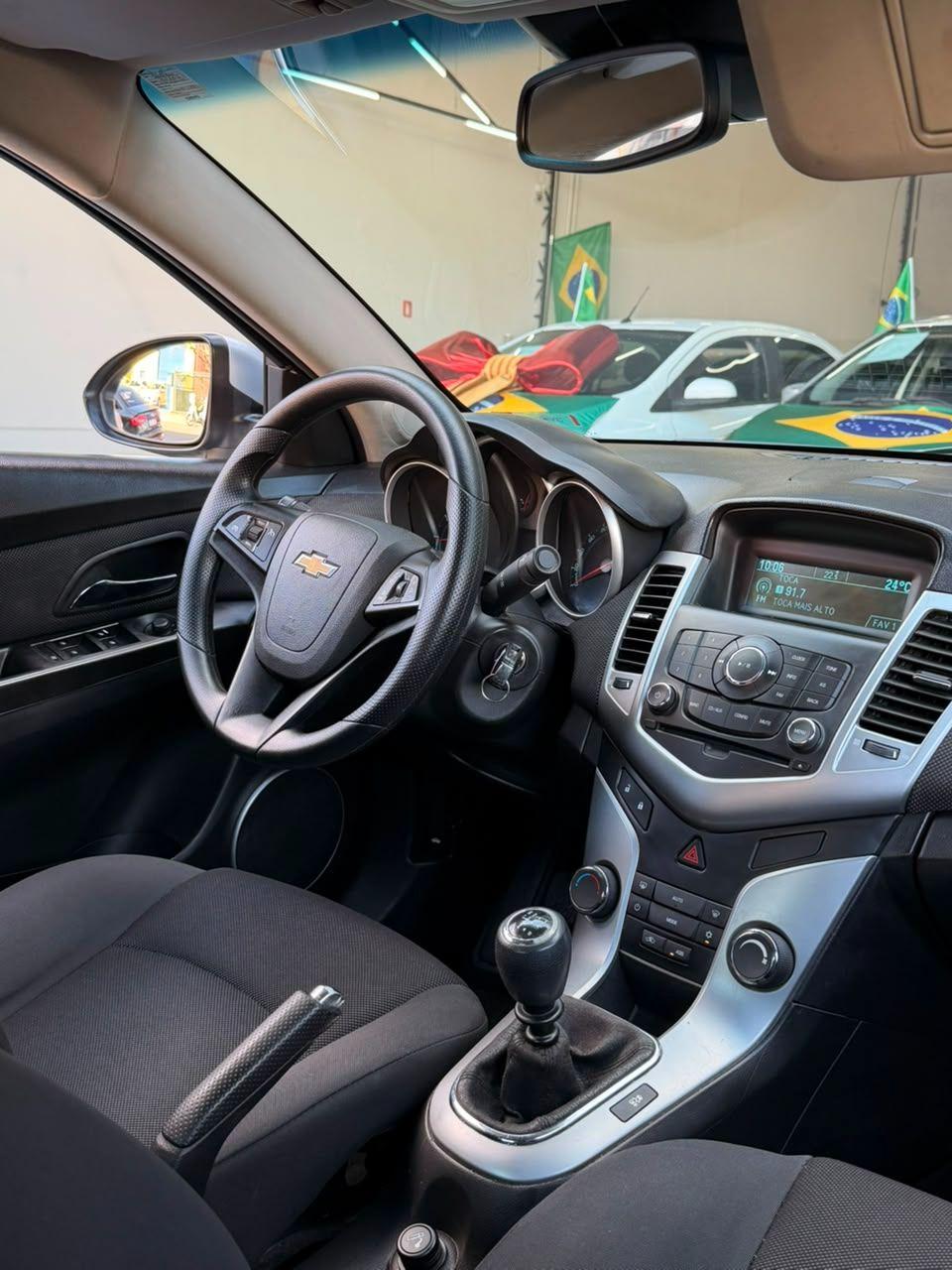 CHEVROLET Cruze Sedan - Foto