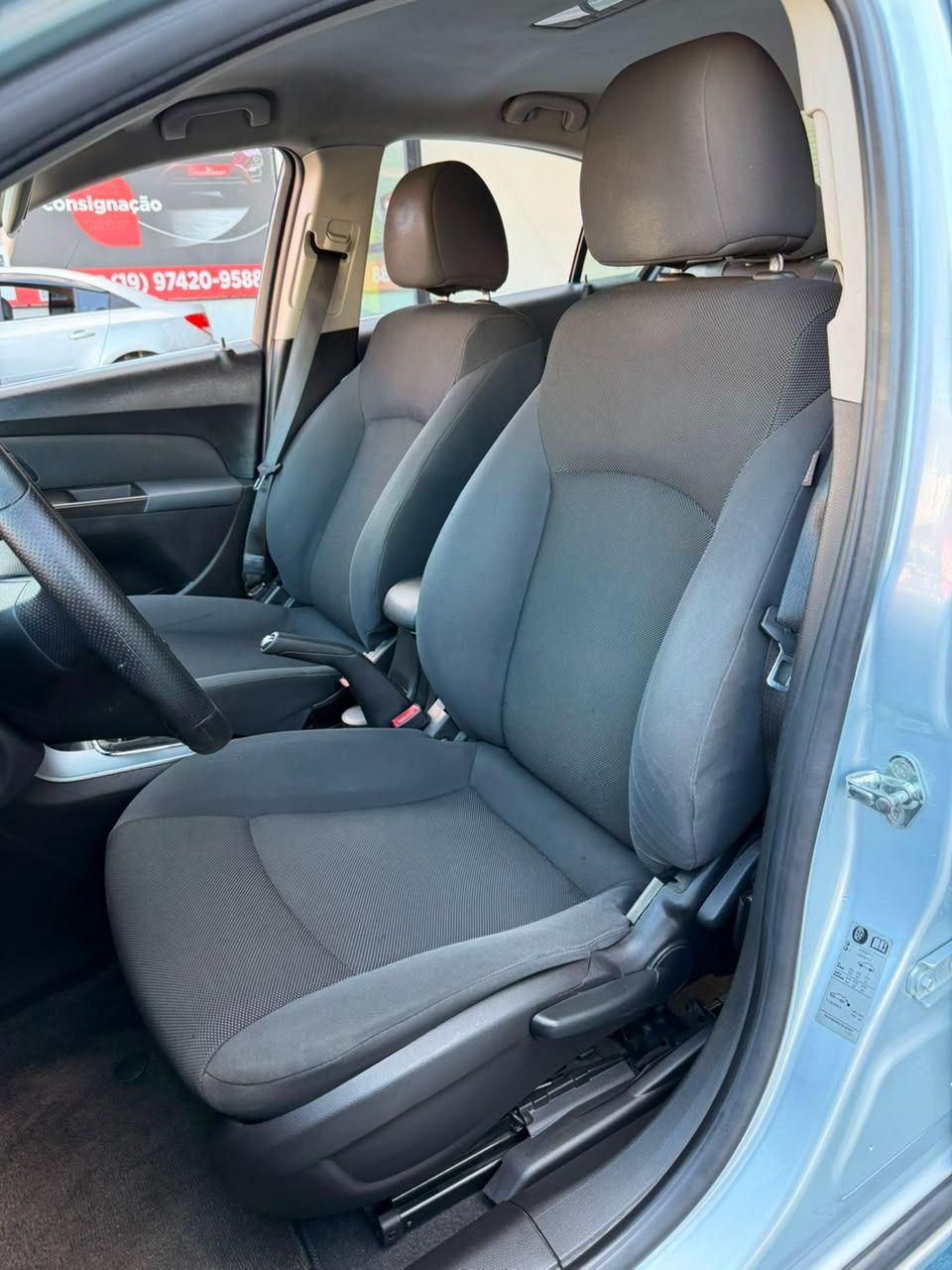 CHEVROLET Cruze Sedan - Foto