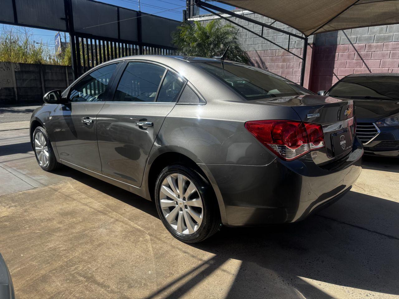 CHEVROLET Cruze Sedan - Foto