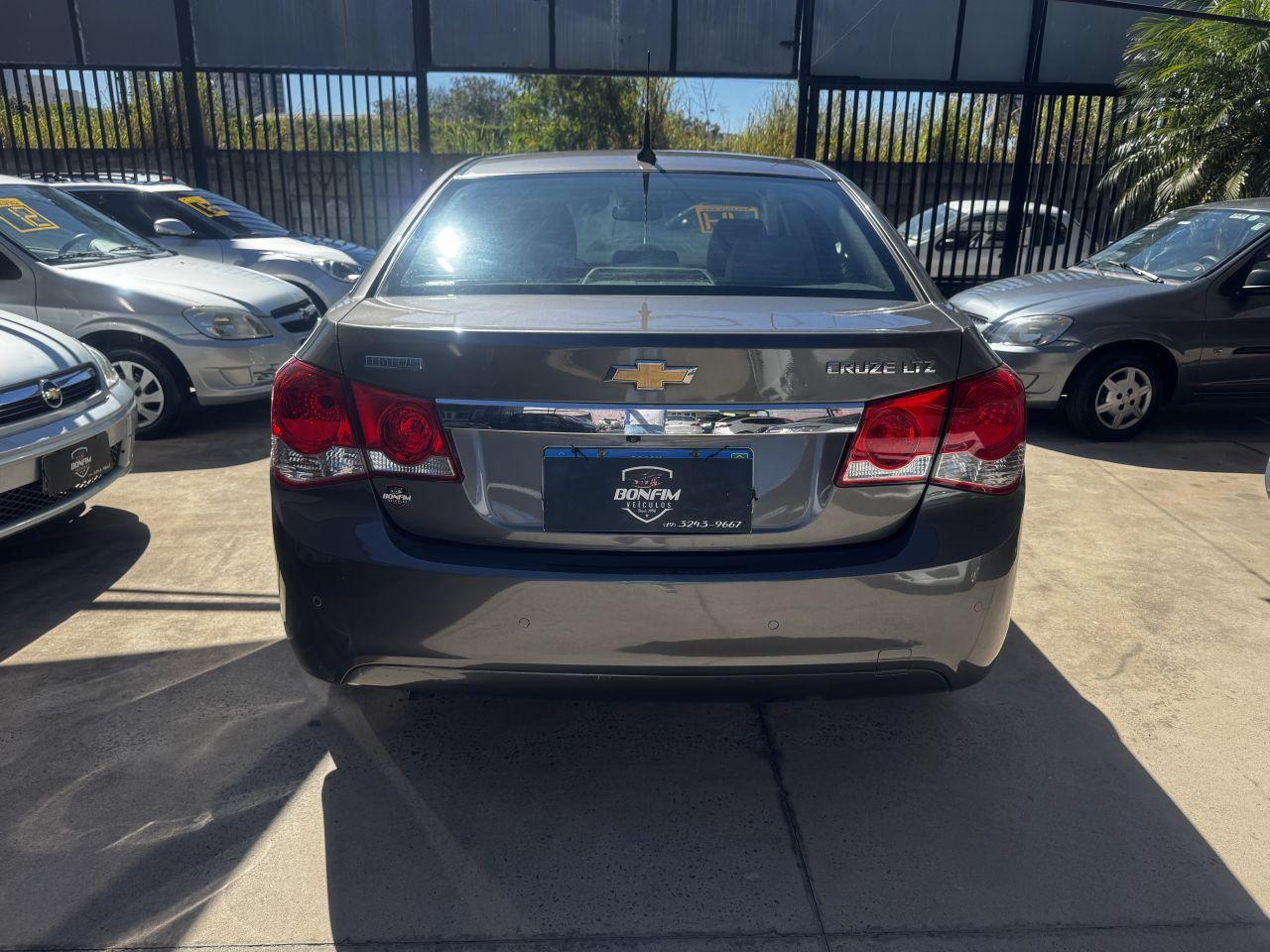 CHEVROLET Cruze Sedan - Foto