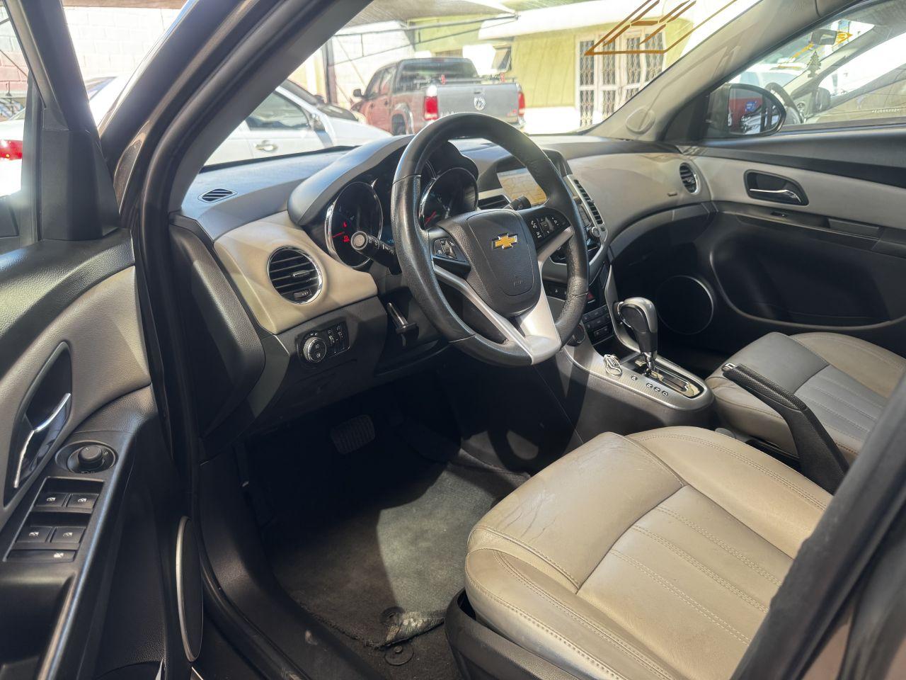 CHEVROLET Cruze Sedan - Foto