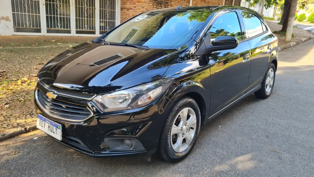 CHEVROLET Onix Hatch - Foto