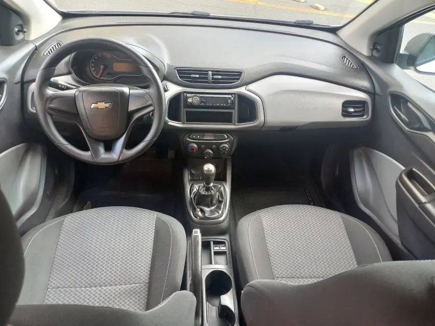 CHEVROLET Onix Hatch - Foto