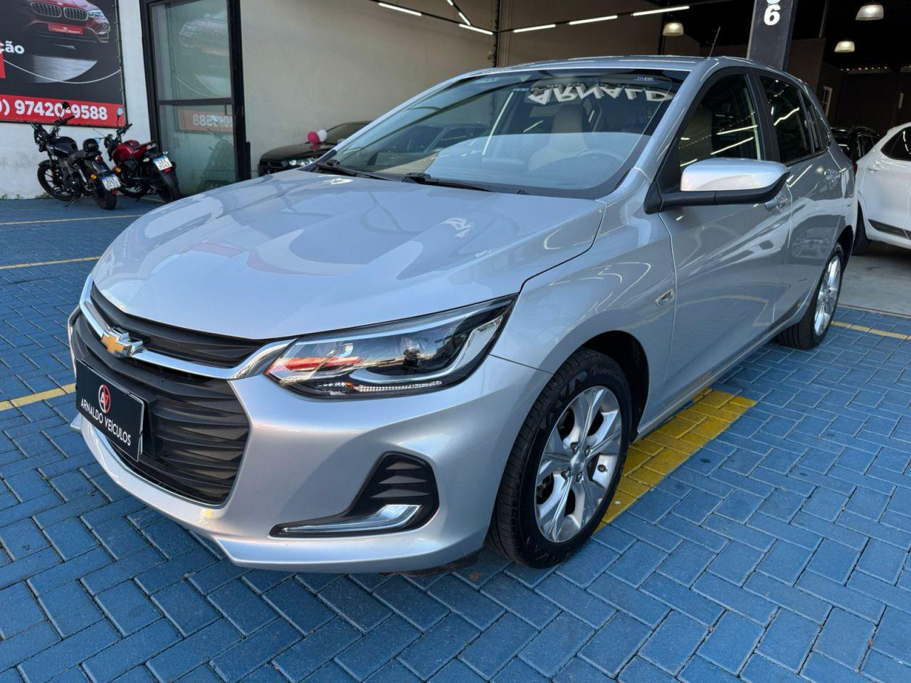 CHEVROLET Onix Hatch - Foto