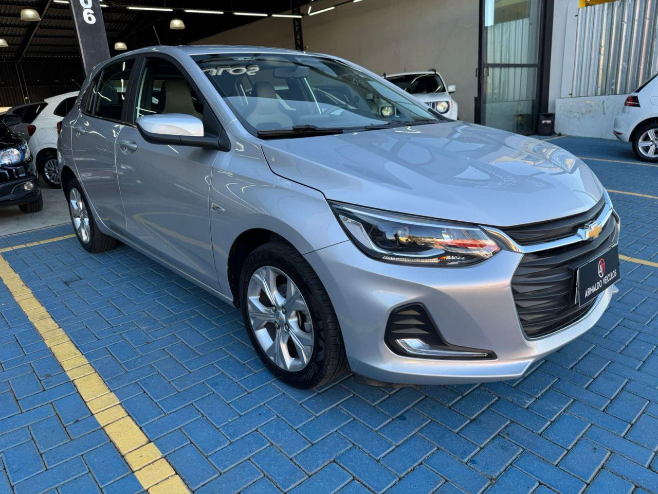 CHEVROLET Onix Hatch - Foto