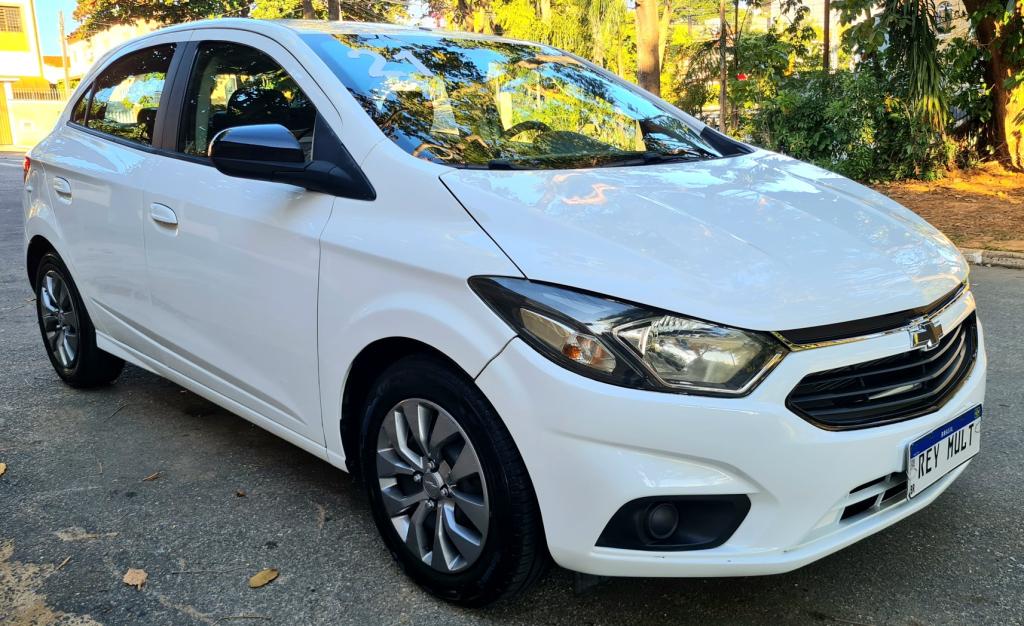 CHEVROLET Onix Hatch - Foto