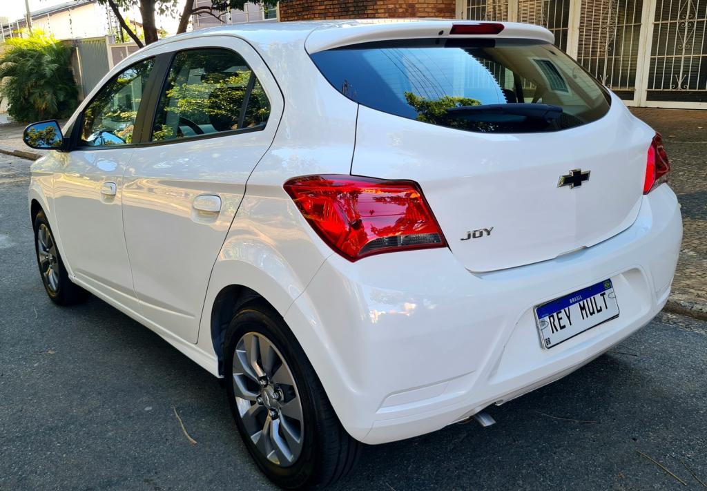 CHEVROLET Onix Hatch - Foto