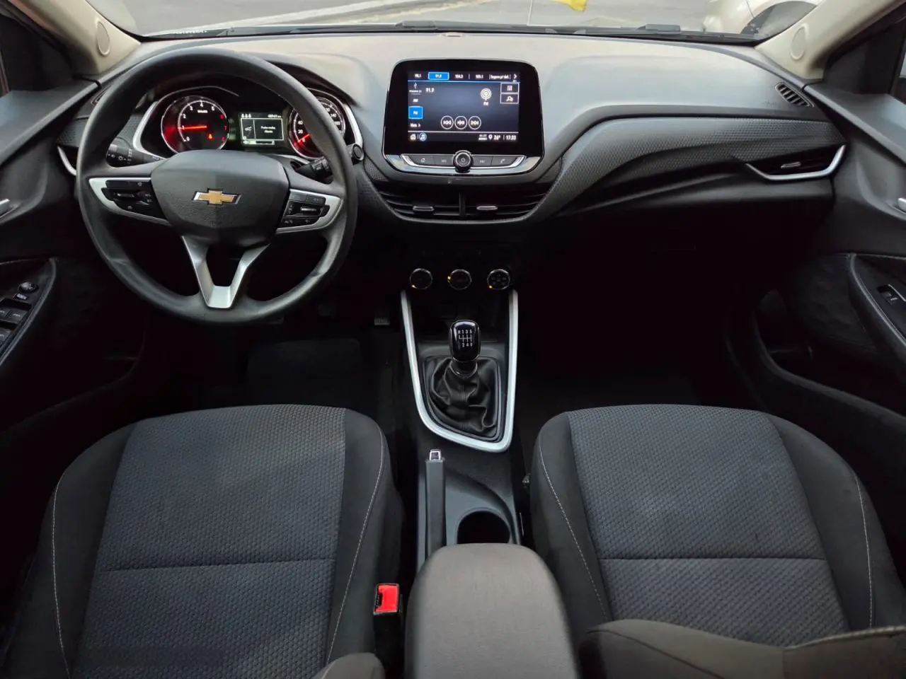 CHEVROLET Onix Hatch - Foto