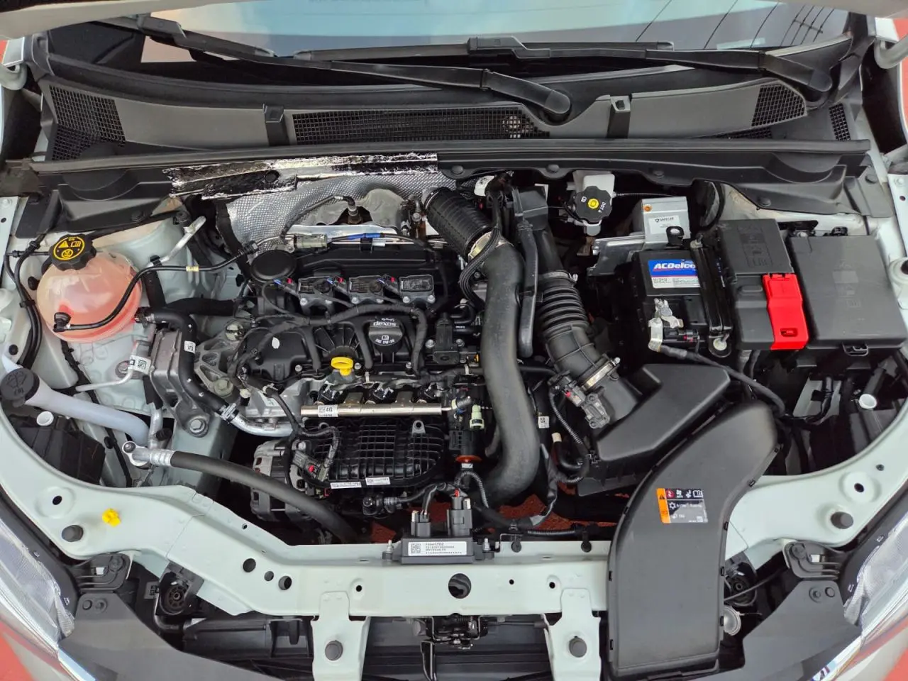 CHEVROLET Onix Hatch - Foto