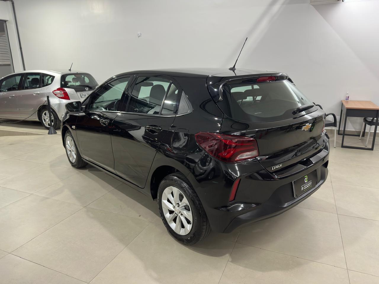 CHEVROLET Onix Hatch - Foto