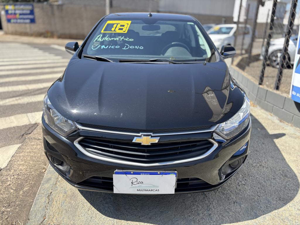 CHEVROLET Onix Hatch - Foto