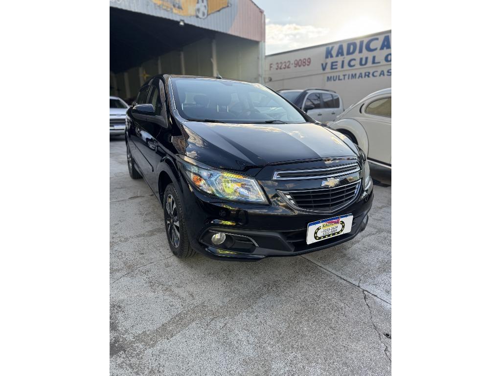 CHEVROLET Onix Hatch - Foto