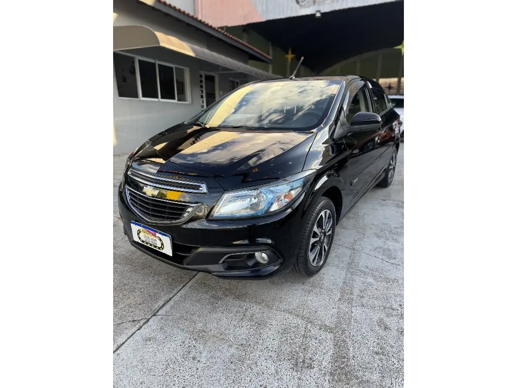 CHEVROLET Onix Hatch - Foto
