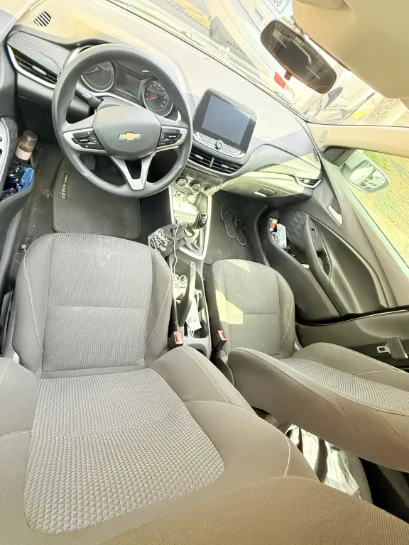 CHEVROLET Onix Hatch - Foto