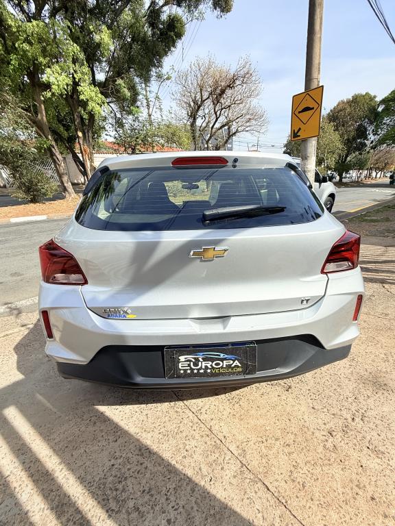 CHEVROLET Onix Hatch - Foto