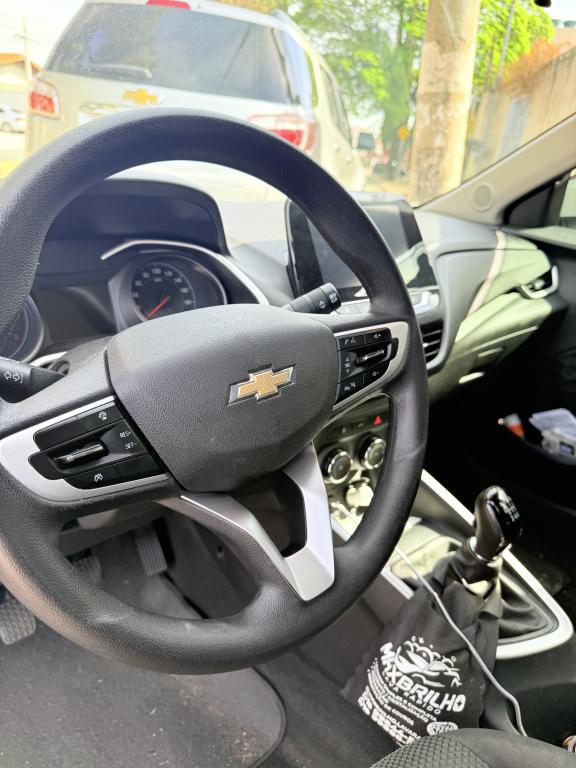 CHEVROLET Onix Hatch - Foto