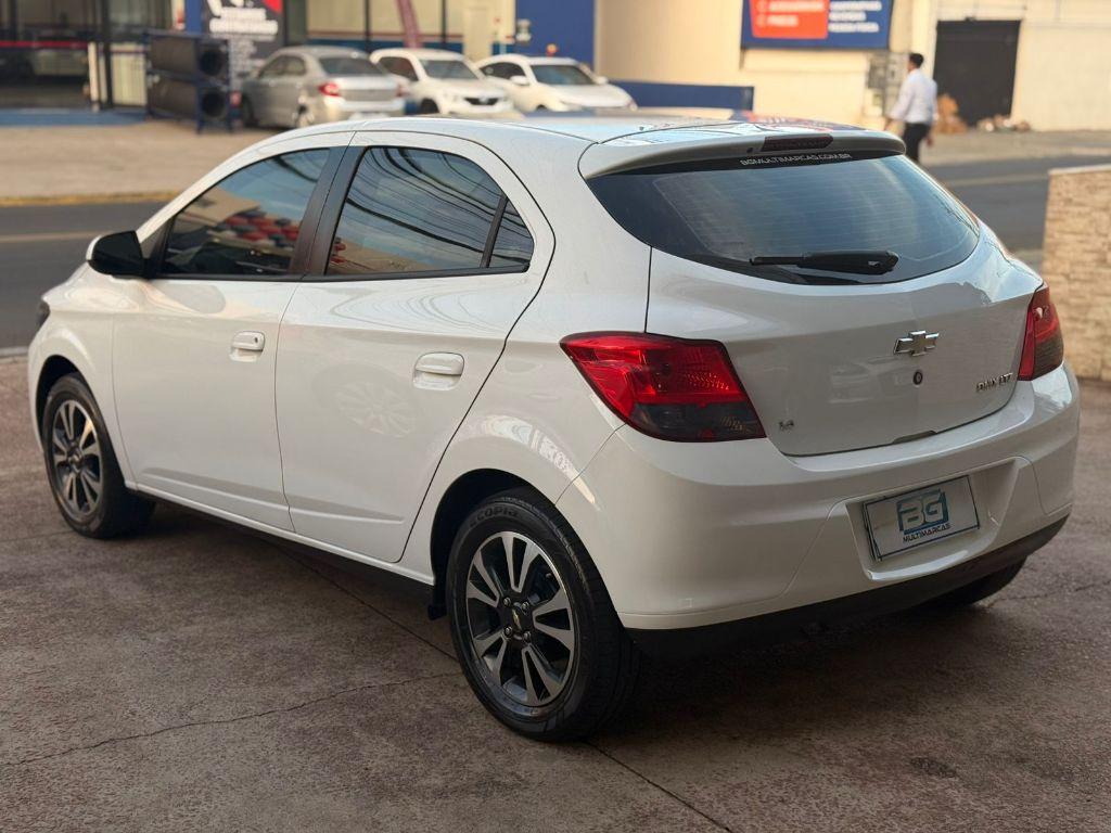 CHEVROLET Onix Hatch - Foto
