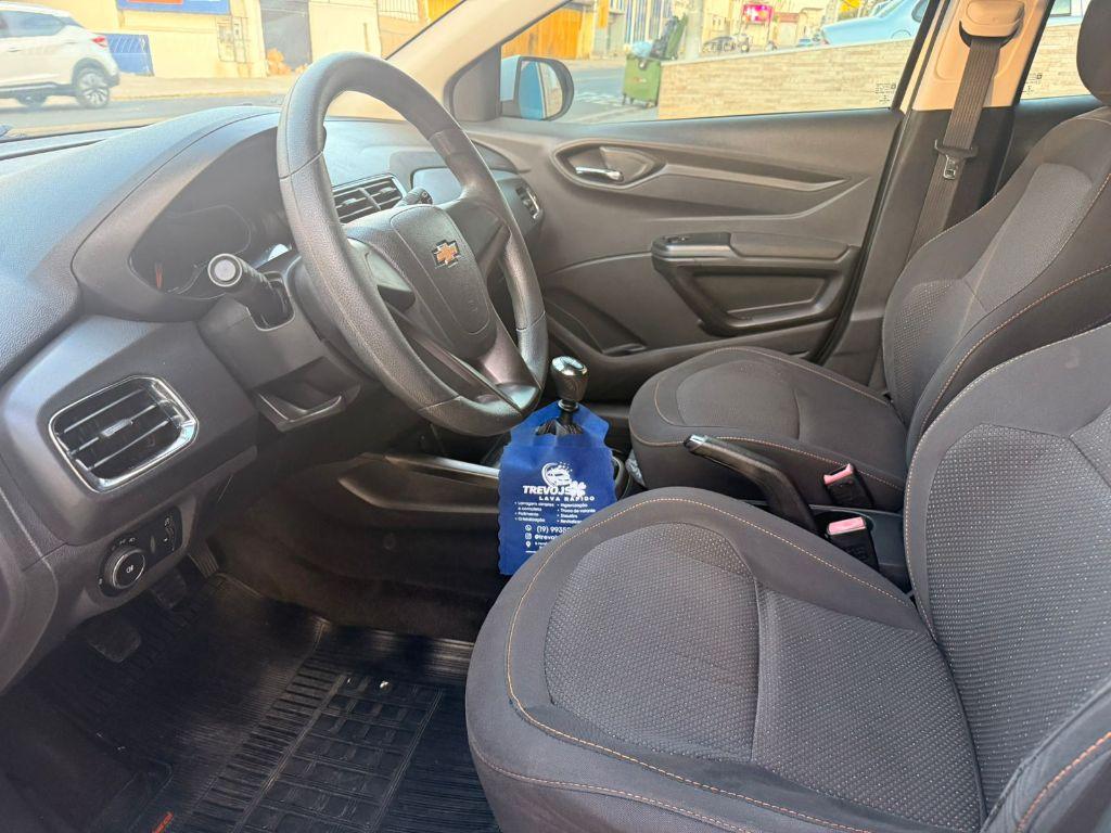 CHEVROLET Onix Hatch - Foto