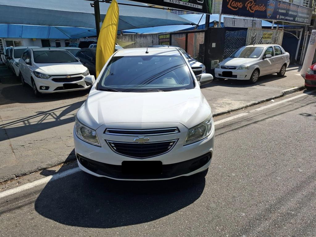 CHEVROLET Onix Hatch - Foto