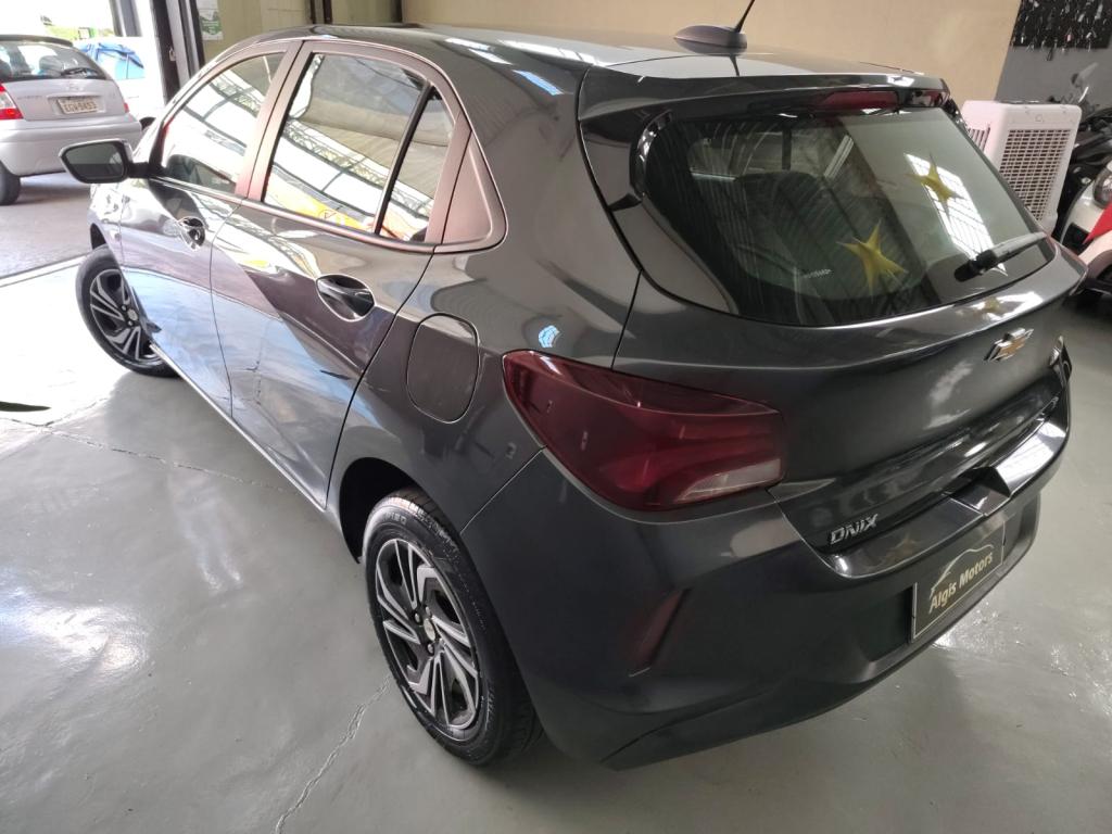 CHEVROLET Onix Hatch - Foto