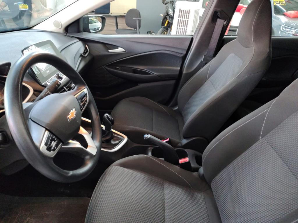 CHEVROLET Onix Hatch - Foto