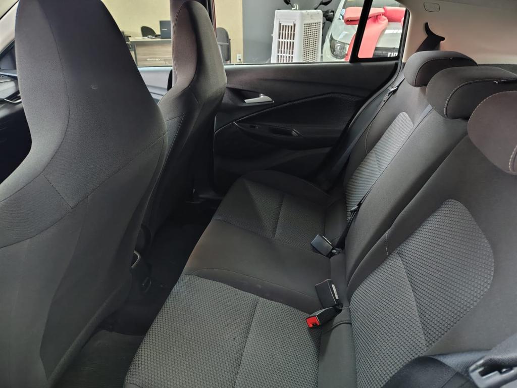 CHEVROLET Onix Hatch - Foto