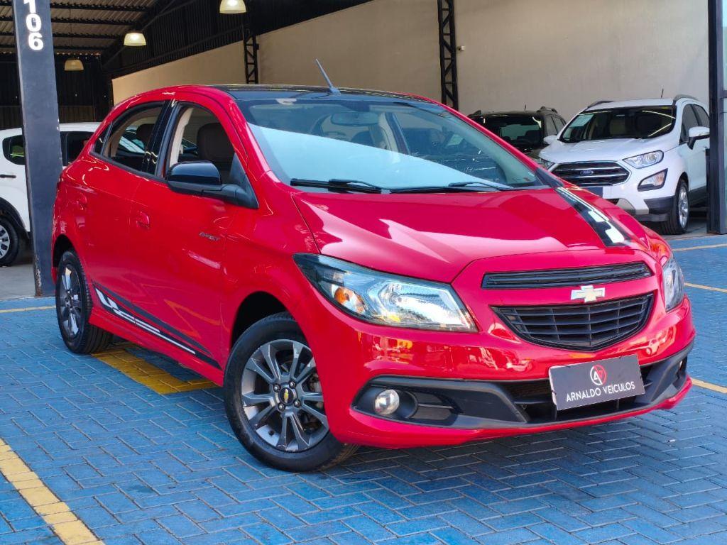 CHEVROLET Onix Hatch - Foto