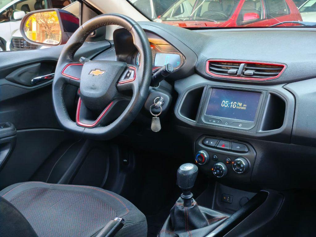 CHEVROLET Onix Hatch - Foto