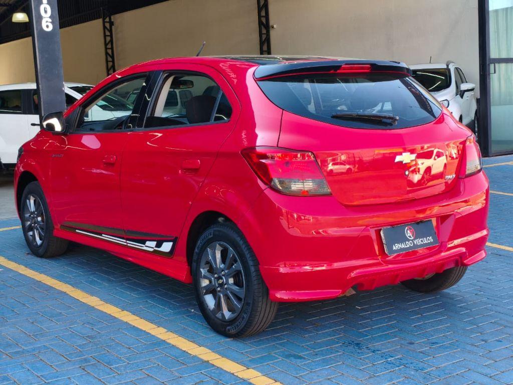 CHEVROLET Onix Hatch - Foto