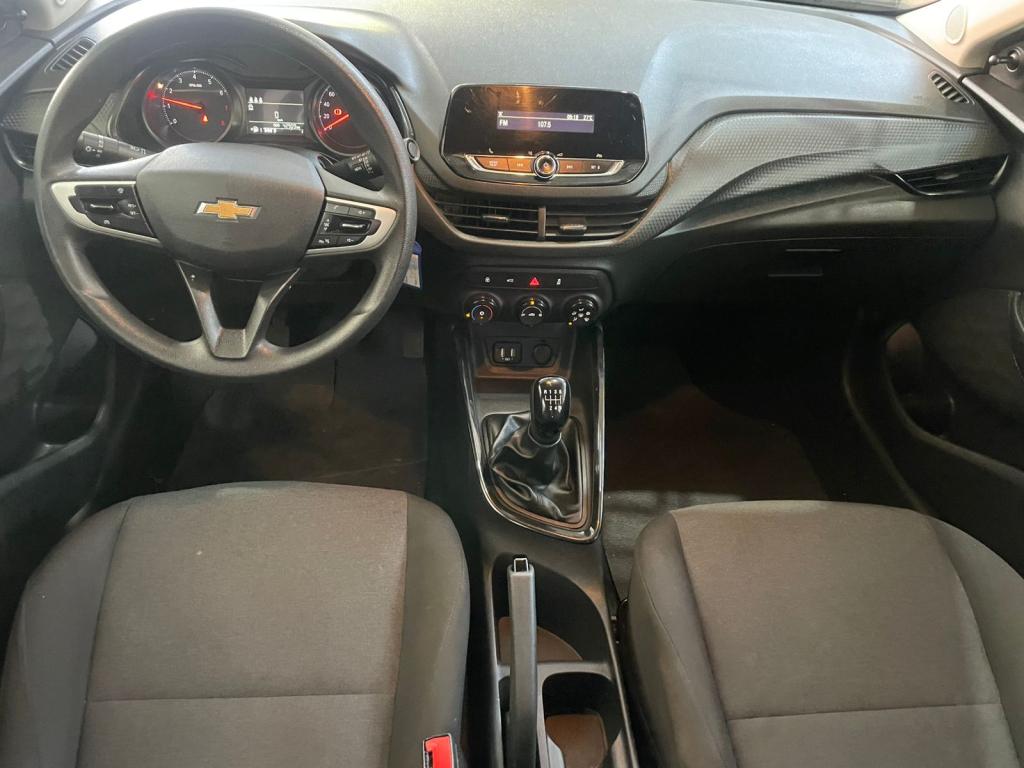 CHEVROLET Onix Hatch - Foto