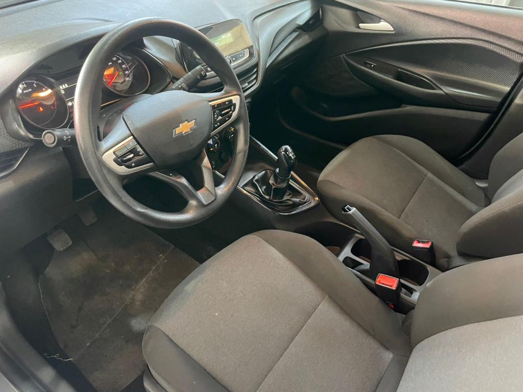 CHEVROLET Onix Hatch - Foto