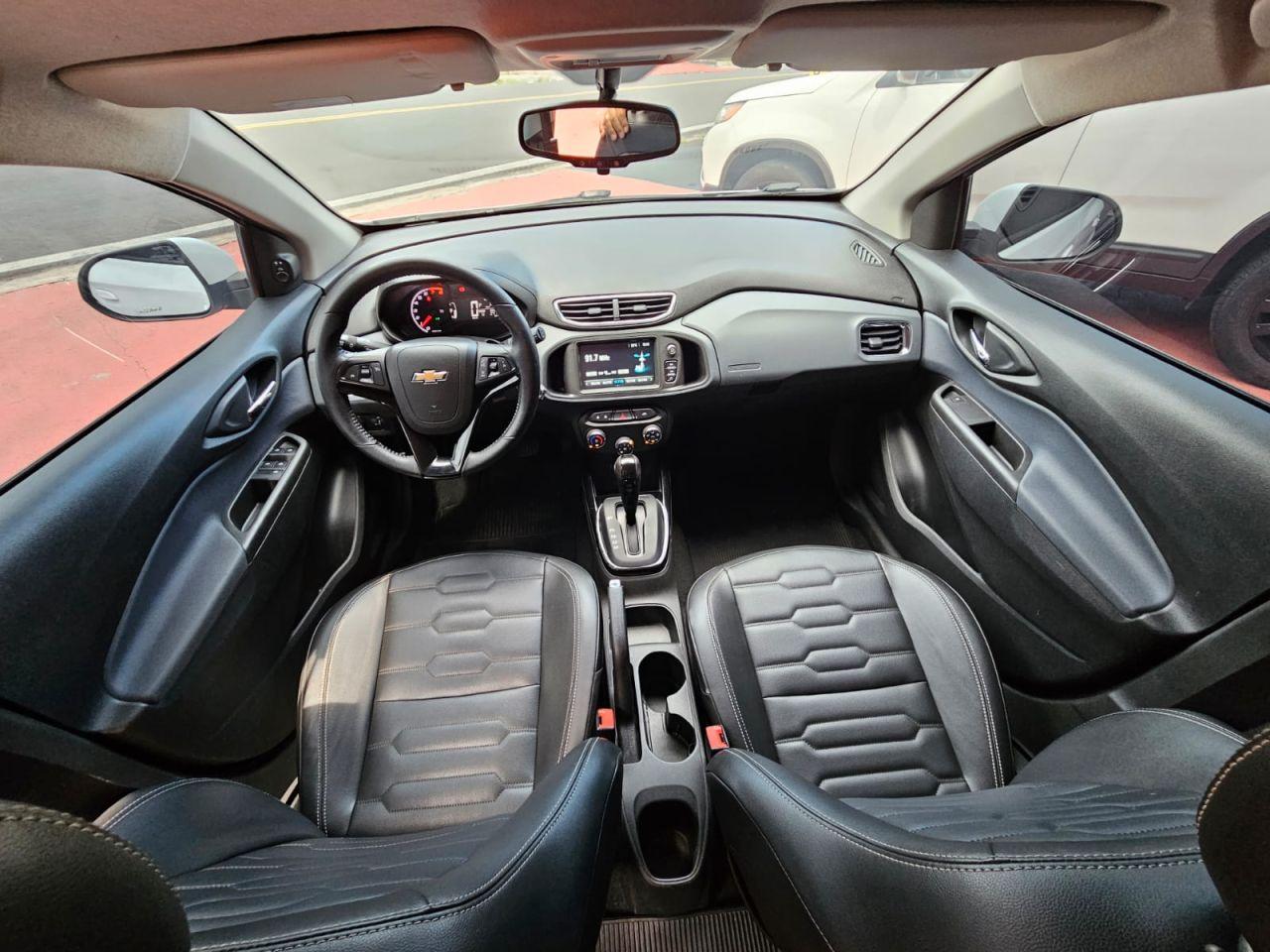 CHEVROLET Onix Hatch - Foto