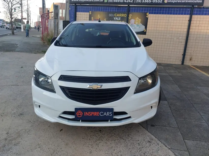 CHEVROLET Onix Hatch - Foto