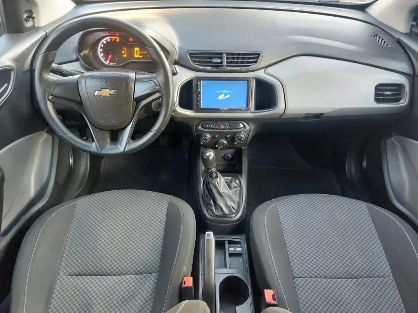 CHEVROLET Onix Hatch - Foto