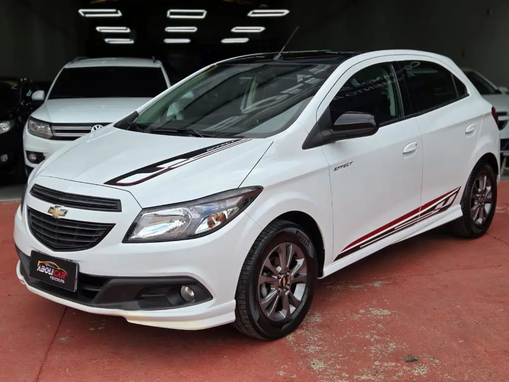 CHEVROLET Onix Hatch