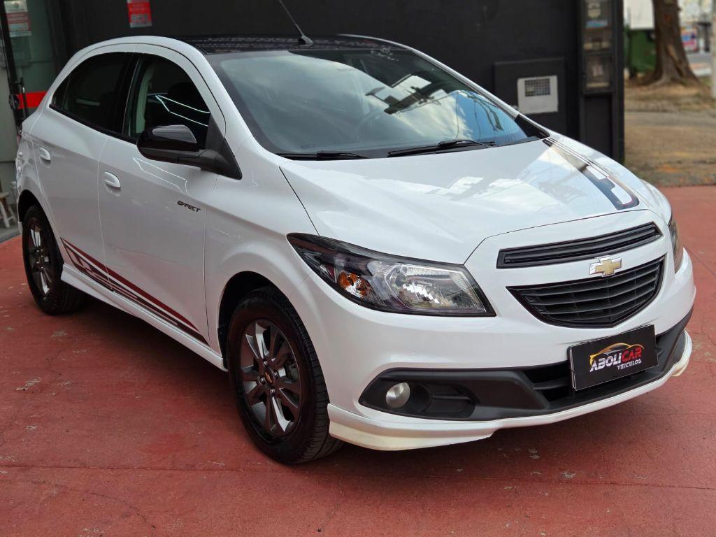 CHEVROLET Onix Hatch - Foto