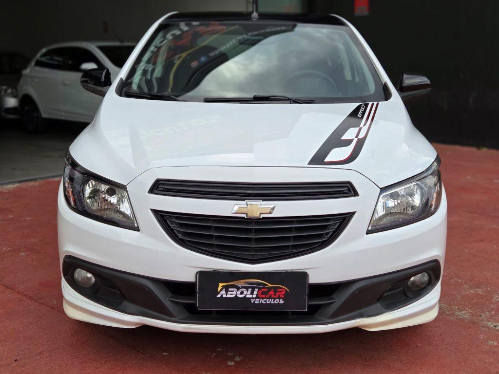 CHEVROLET Onix Hatch - Foto