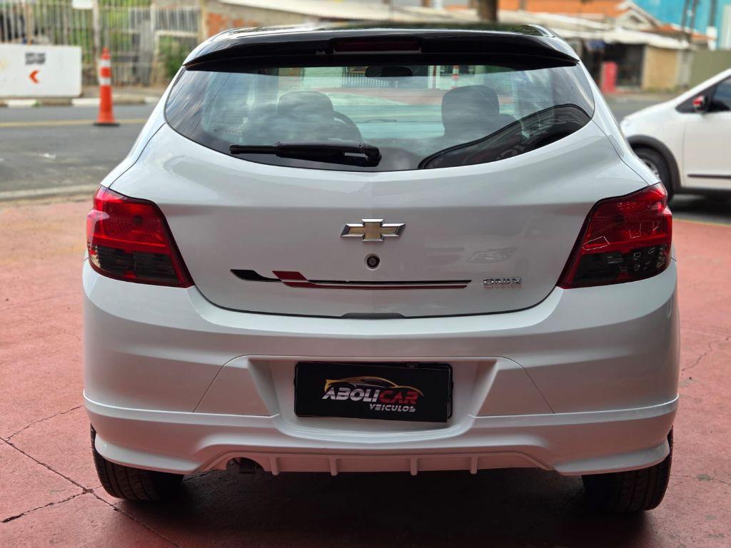 CHEVROLET Onix Hatch - Foto