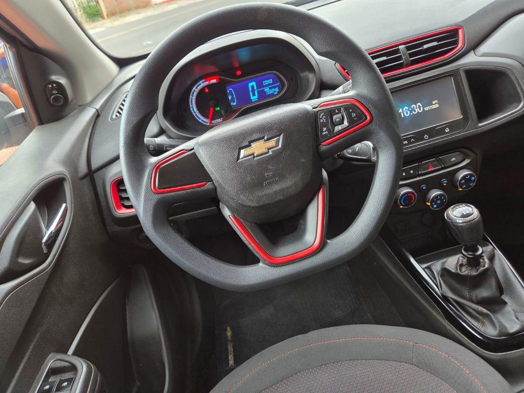 CHEVROLET Onix Hatch - Foto