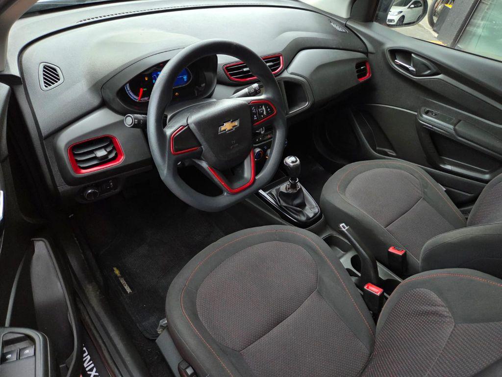 CHEVROLET Onix Hatch - Foto