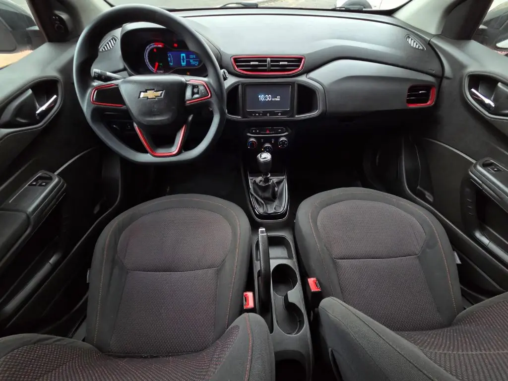 CHEVROLET Onix Hatch - Foto