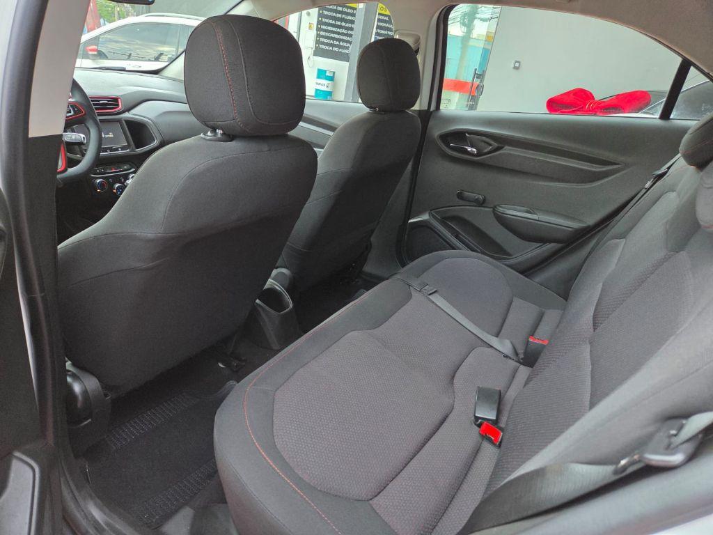 CHEVROLET Onix Hatch - Foto