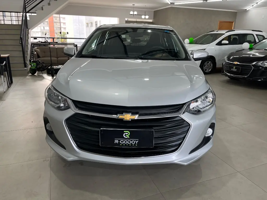 CHEVROLET Onix Hatch - Foto