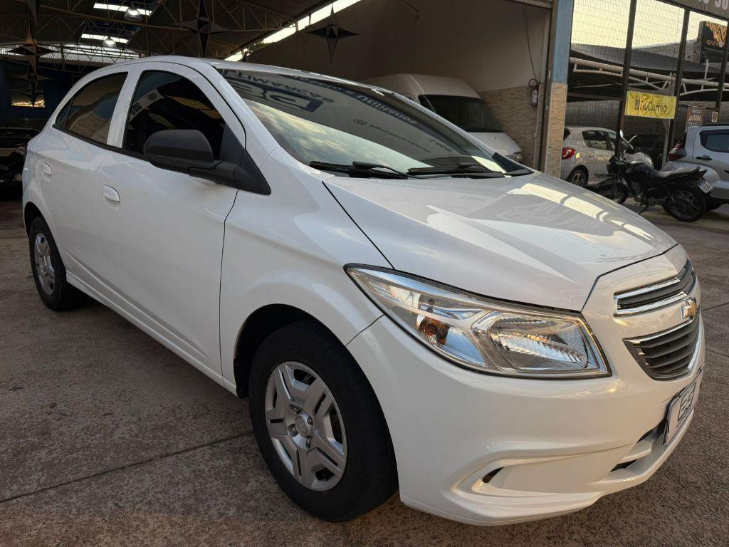 CHEVROLET Onix Hatch - Foto
