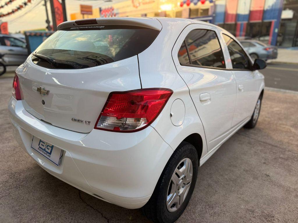 CHEVROLET Onix Hatch - Foto