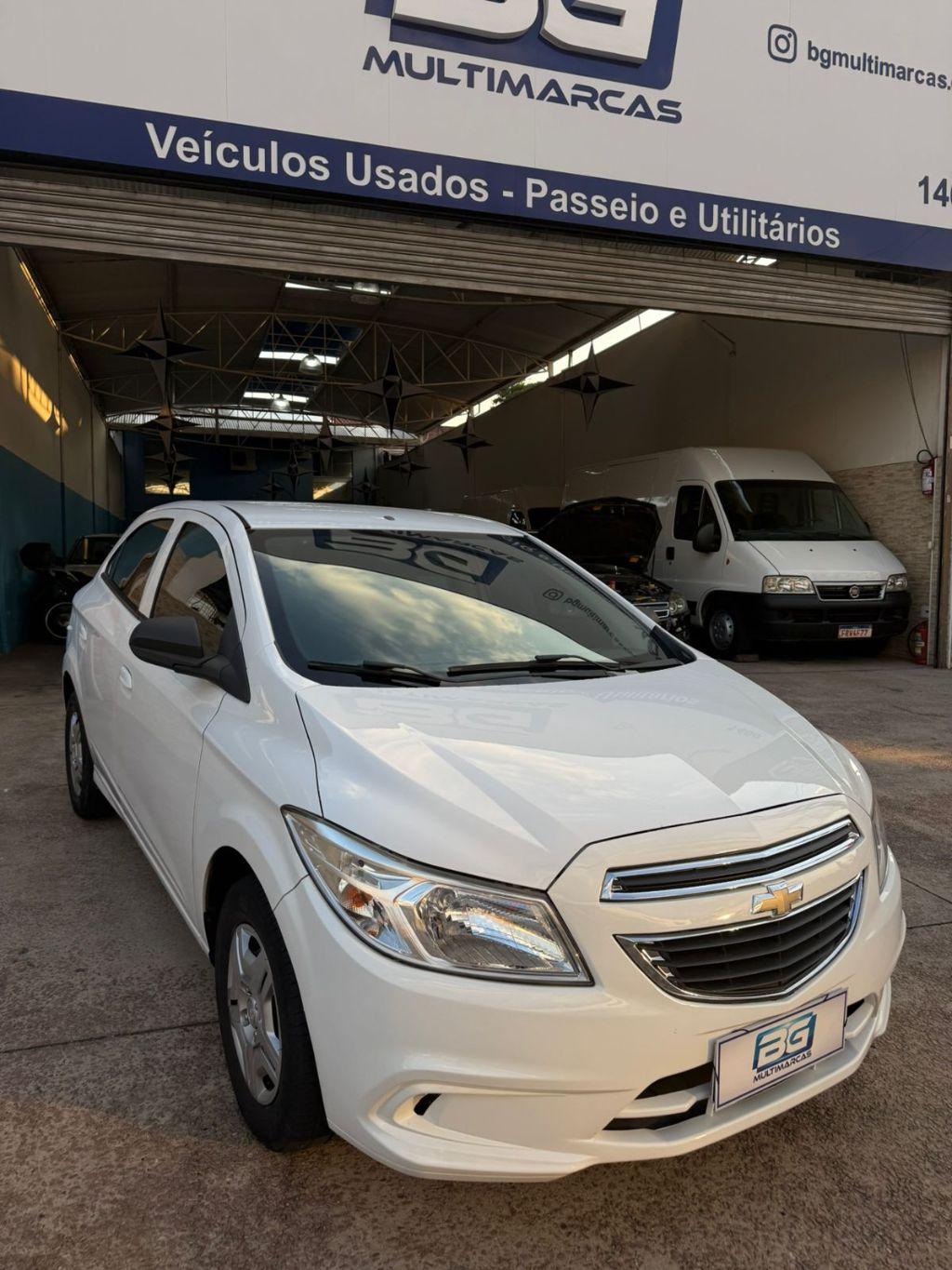 CHEVROLET Onix Hatch - Foto