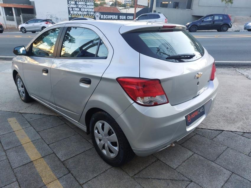 CHEVROLET Onix Hatch - Foto